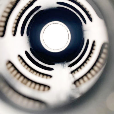 Video di ispezione in uscita dell'elemento di filtro del carburante fornito 23304-EV360 per parti di camion